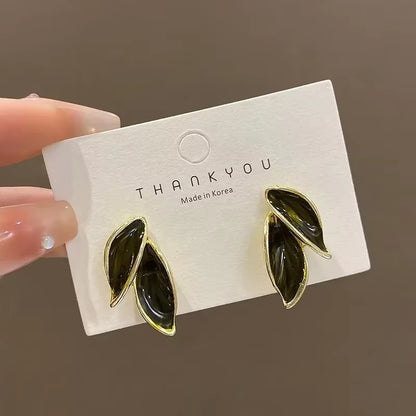 New Korean Arrival Metal Trendy Fresh Lovely Sweet Grey Leaf Stud Earrings for Women 2024 Fashion Jewelry Gifts