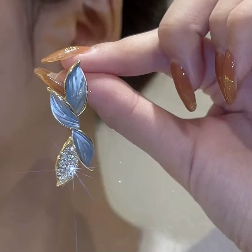 New Korean Arrival Metal Trendy Fresh Lovely Sweet Grey Leaf Stud Earrings for Women 2024 Fashion Jewelry Gifts