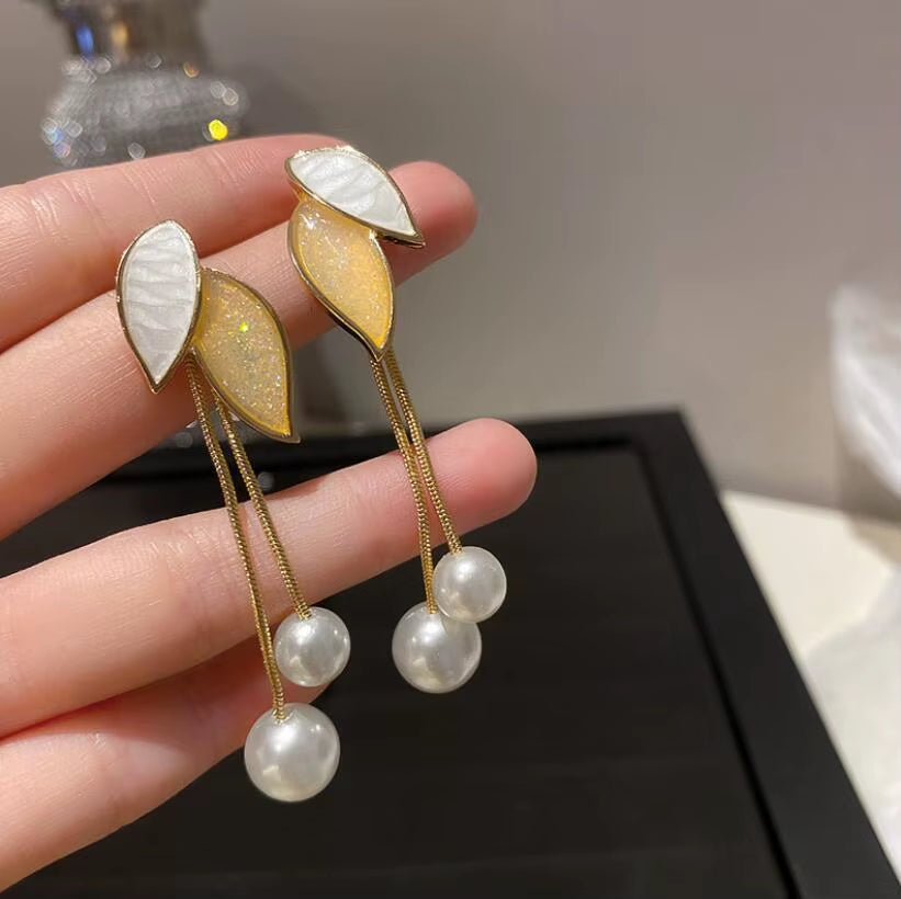 New Korean Arrival Metal Trendy Fresh Lovely Sweet Grey Leaf Stud Earrings for Women 2024 Fashion Jewelry Gifts