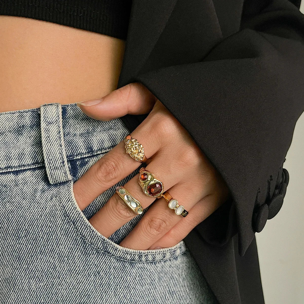 2024 New Tide Individuality Retro Geometric Hollowing Inlay Gem Rings Setliquid State Metal Four-Piece Rings Set Paty Jewelry