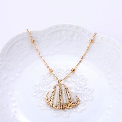 Hot 2019 Bohemia Conch Shells Necklace Sea Beach Pendant Necklace for Women Female Cowrie Summer Party Gift Jewelry